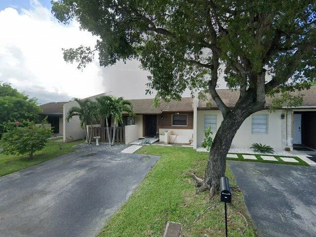 House image located at Miami, FL 33186