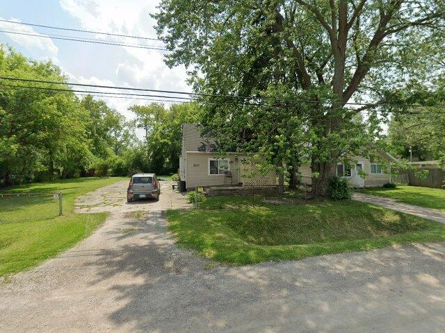 House image located at Flint, MI 48532