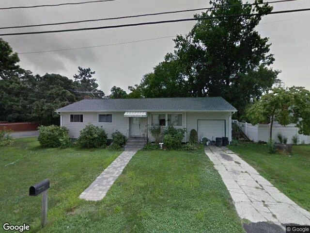 House image located at Farmingdale, NY 11735
