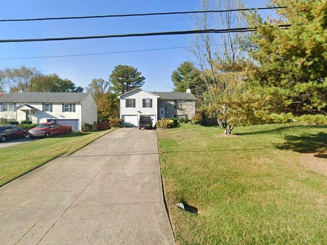 House image located at Louisville, KY 40241