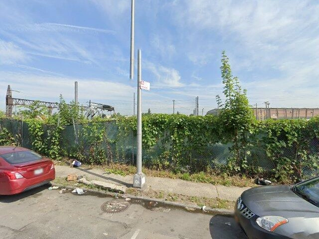 House image located at Davenport, IA 52803