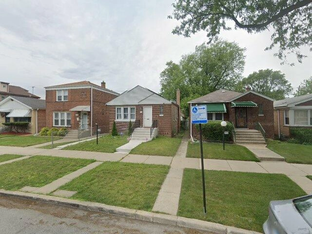 House image located at Chicago, IL 60628