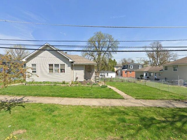 House image located at Westmont, IL 60559