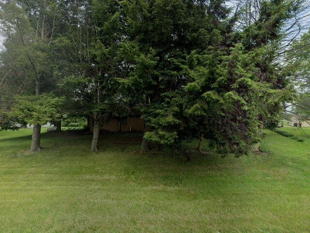 House image located at Uhrichsville, OH 44683