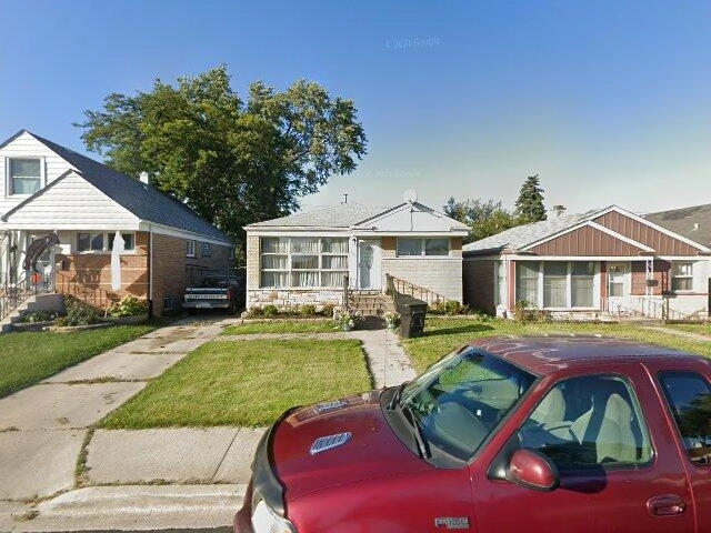 House image located at Chicago, IL 60652