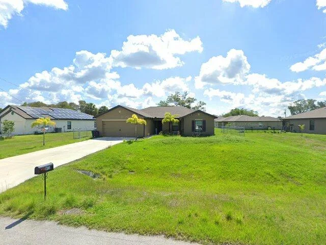 House image located at Fort Myers, FL 33913