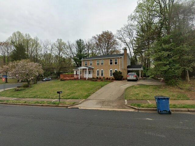 House image located at Vienna, VA 22182