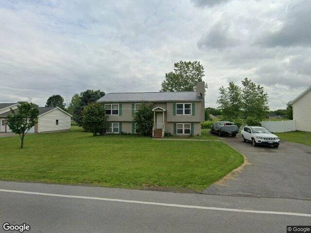 House image located at Newark, NY 14513