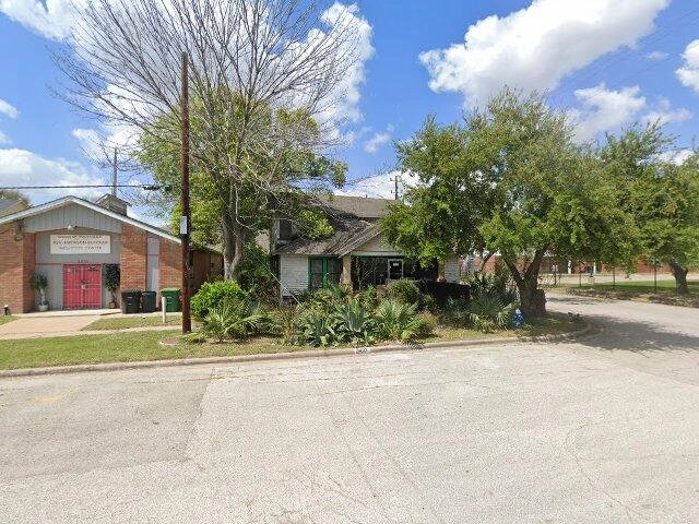 House image located at Houston, TX 77004