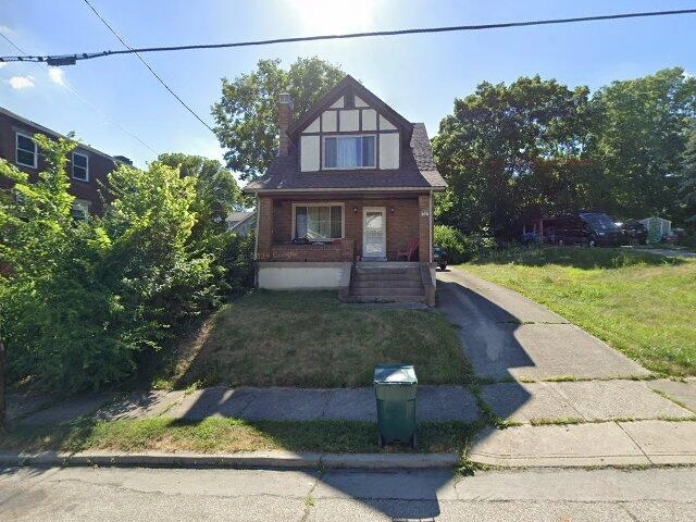 House image located at Cincinnati, OH 45205