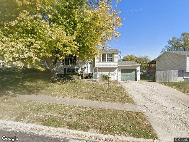 House image located at Pekin, IL 61554