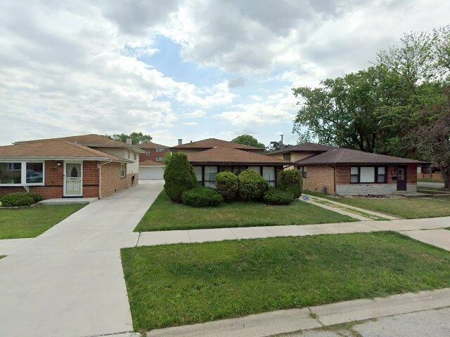 House image located at Dolton, IL 60419