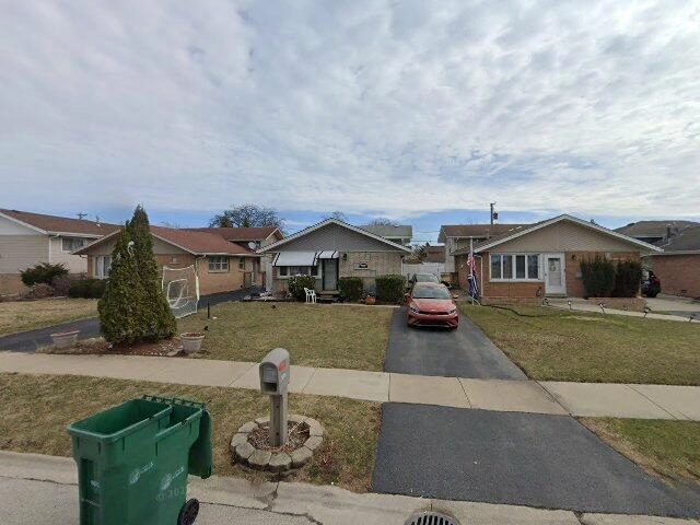 House image located at Burbank, IL 60459