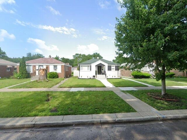 House image located at Chicago, IL 60617