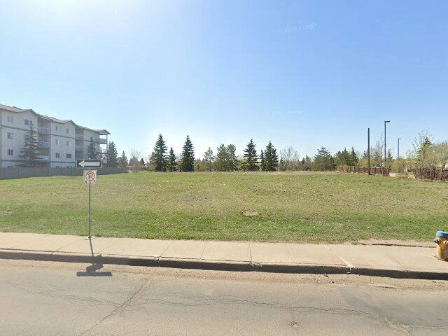 House image located at Davenport, IA 52804