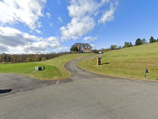 House image located at Round Hill, VA 20141