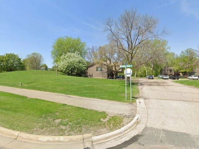 House image located at Chaska, MN 55318