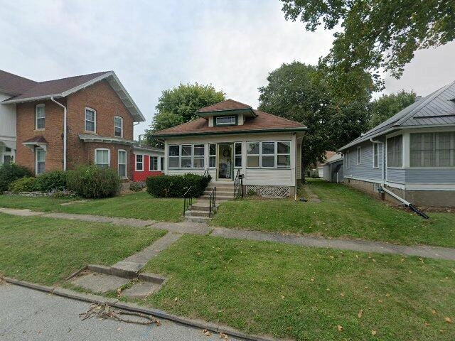 House image located at Burlington, IA 52601