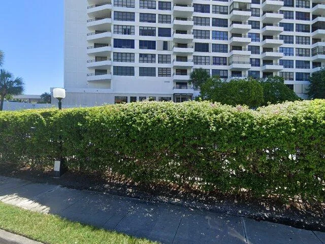 House image located at Hallandale, FL 33009