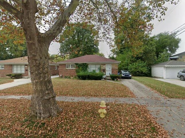 House image located at Oak Park, MI 48237