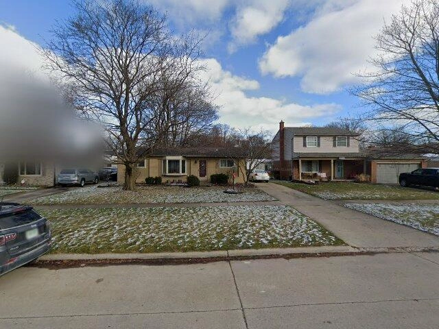 House image located at New Baltimore, MI 48047