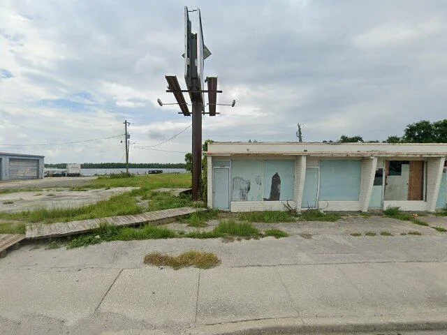 House image located at North Fort Myers, FL 33903