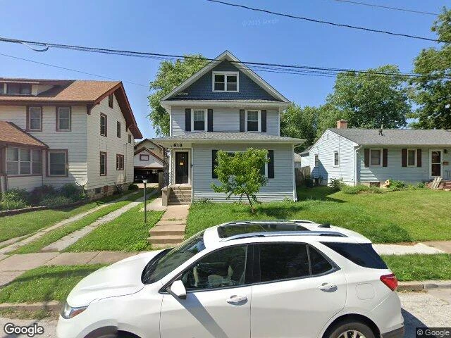 House image located at Davenport, IA 52803