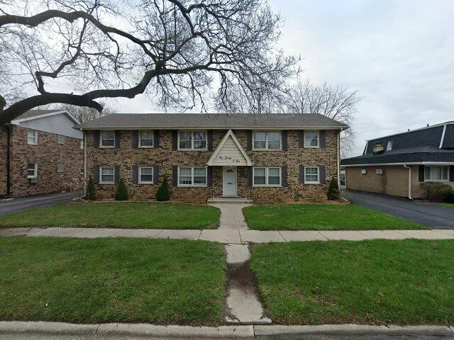 House image located at Alsip, IL 60803