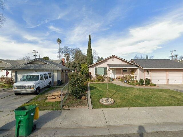 House image located at Saint Louis, MO 63125