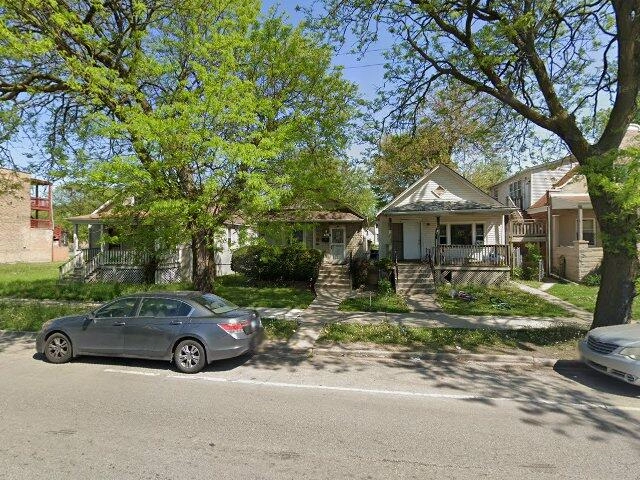 House image located at Chicago, IL 60628