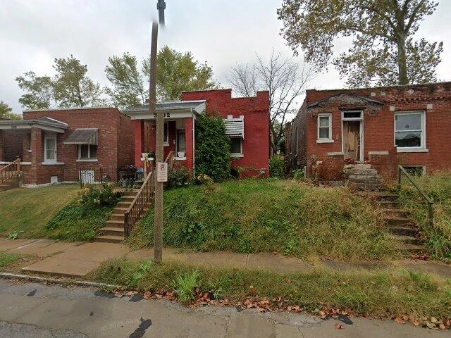 House image located at Saint Louis, MO 63115