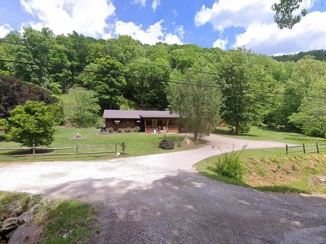 House image located at Clendenin, WV 25045