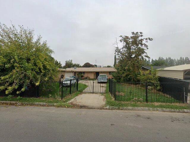 House image located at Fresno, CA 93727