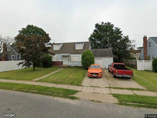 House image located at Farmingdale, NY 11735