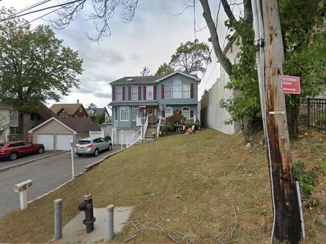 House image located at Staten Island, NY 10309