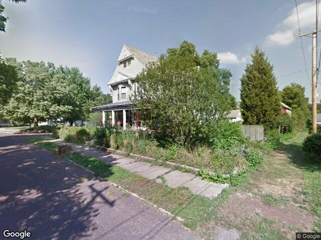 House image located at Pekin, IL 61554