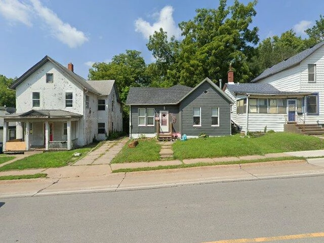 House image located at Davenport, IA 52804