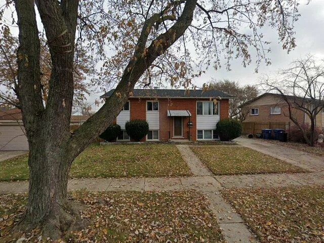 House image located at Alsip, IL 60803