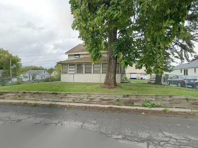 House image located at Syracuse, NY 13209