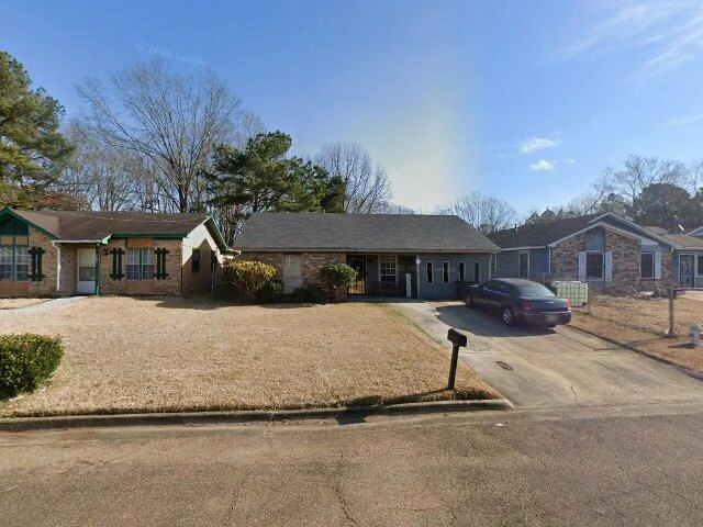 House image located at Jackson, MS 39213