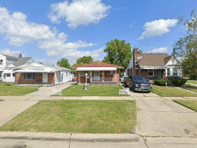 House image located at Roseville, MI 48066