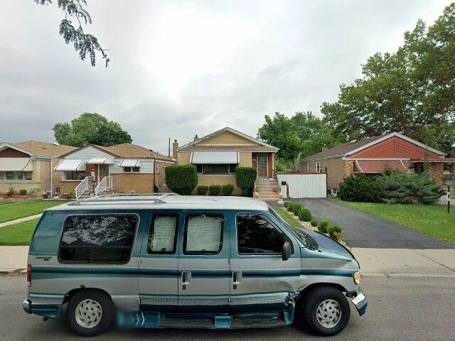 House image located at Chicago, IL 60652