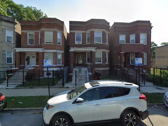 House image located at Chicago, IL 60621