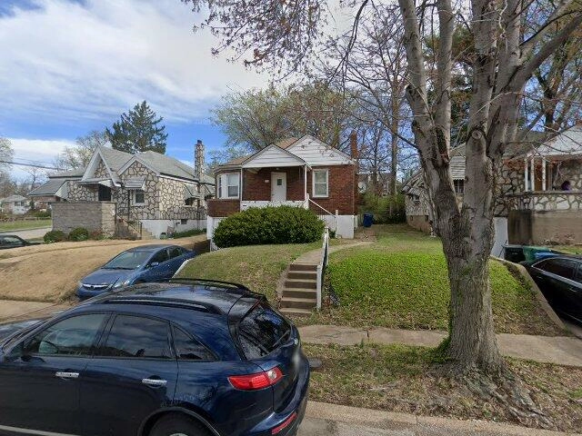 House image located at Saint Louis, MO 63121