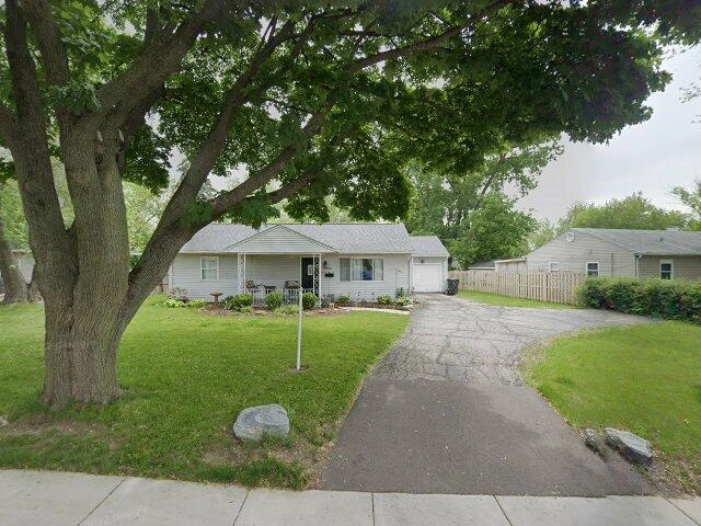 House image located at Carpentersville, IL 60110