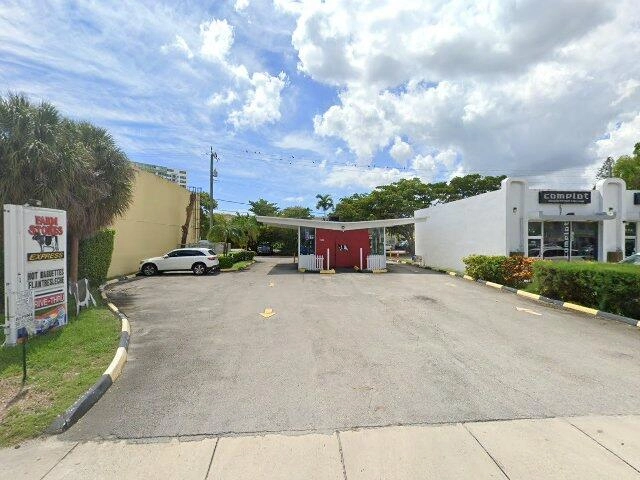 House image located at Miami, FL 33181