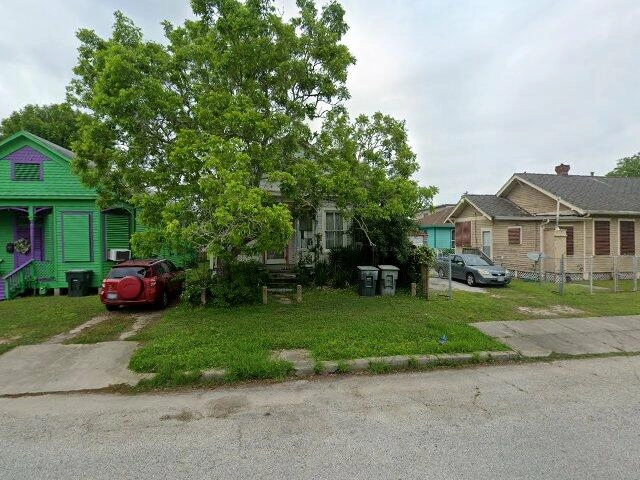 House image located at Galveston, TX 77550