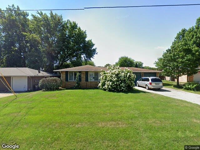 House image located at Pekin, IL 61554