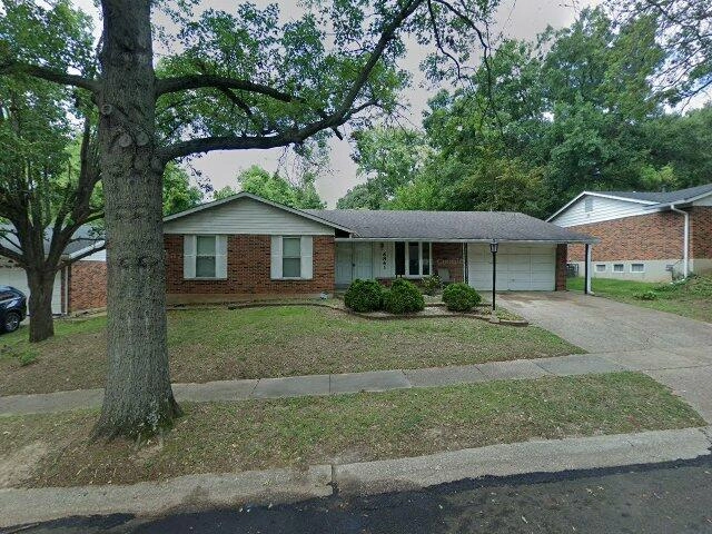 House image located at Florissant, MO 63033