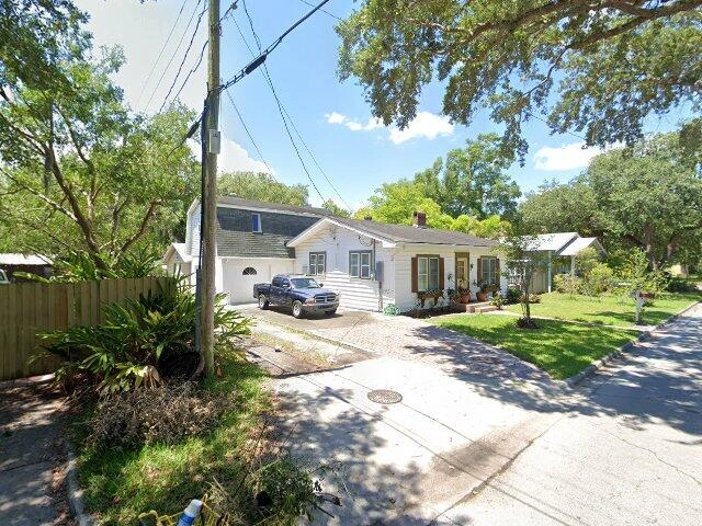 House image located at Freeport, IL 61032